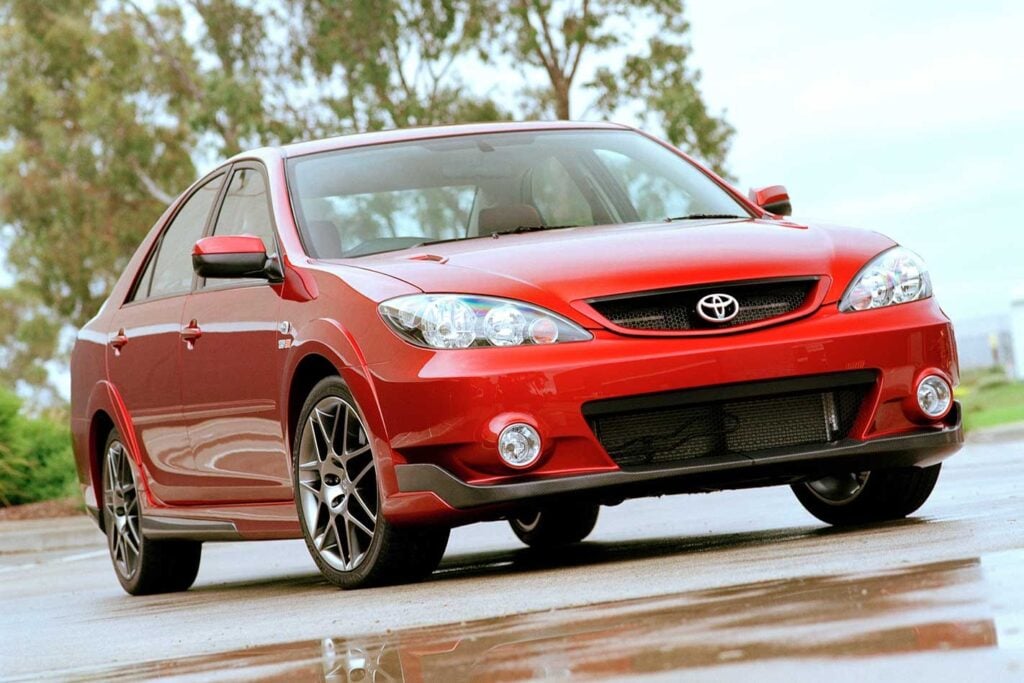 2005 Toyota Camry TS-01 Concept parked.