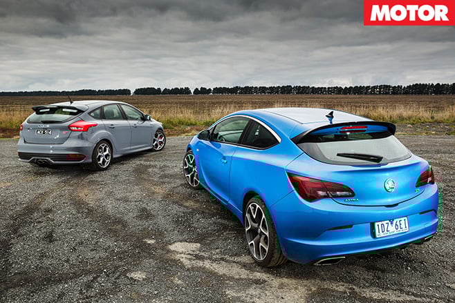 Ford Focus ST vs Holden Astra VXR rear top