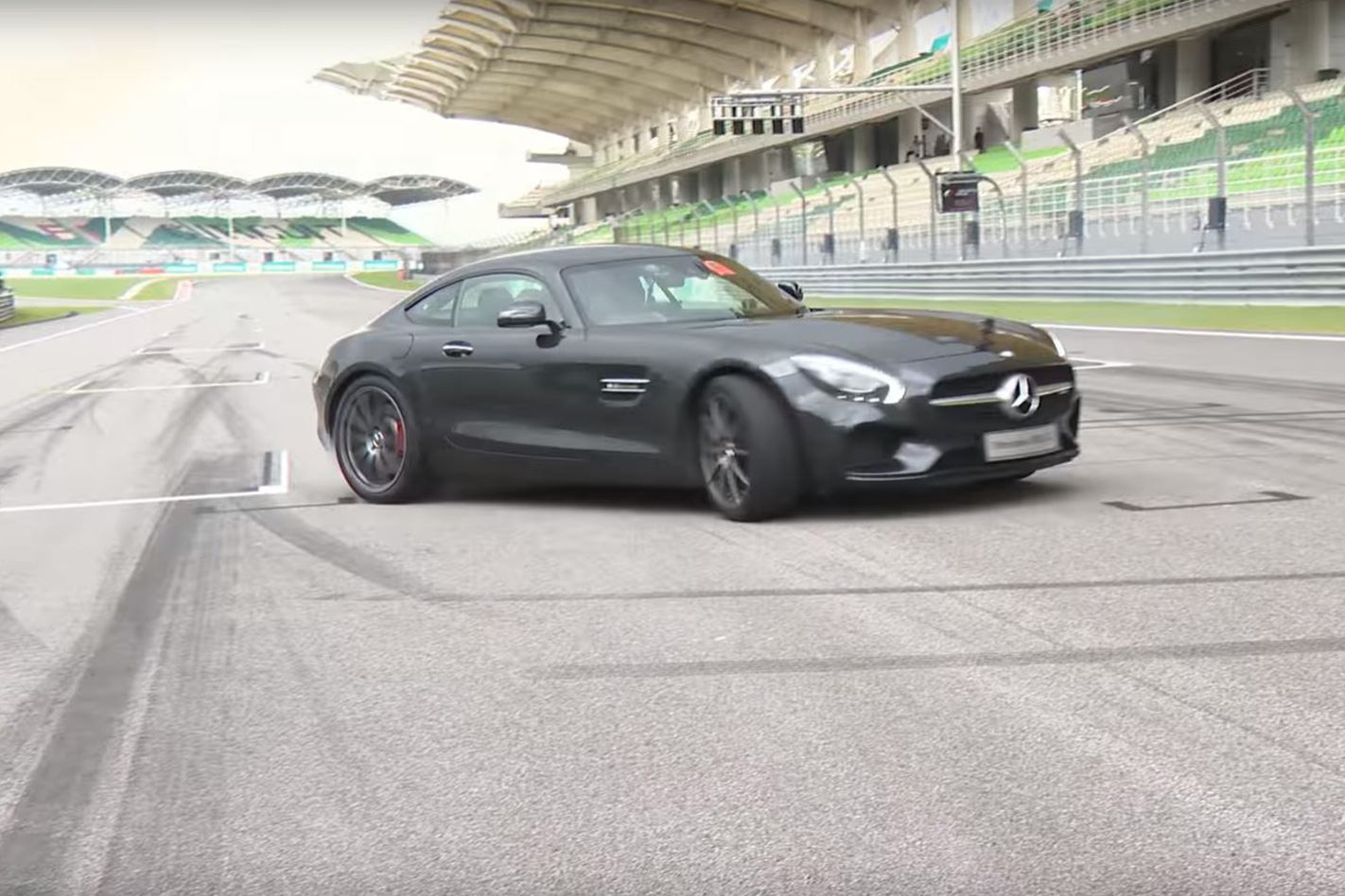 2017-Mercedes-AMG-GT-S.jpg