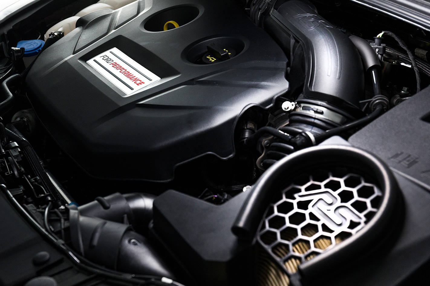 2017-Ford-Focus-RS-engine.jpg