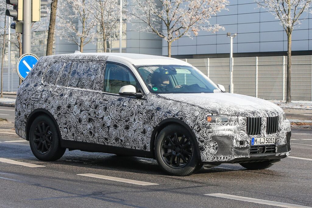 BMW X7 spy photo