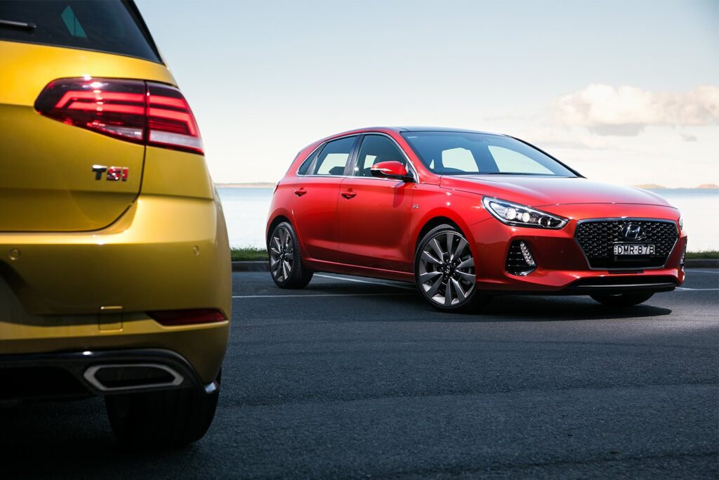 Volkswagen Golf 110 TSI Highline vs Hyundai i30 SR Premium