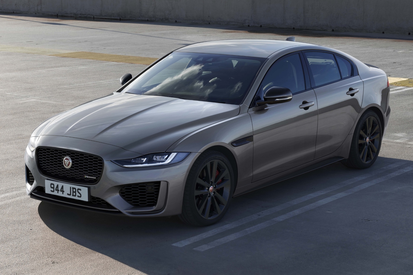 2021 Jaguar XE P300 R-Dynamic Black