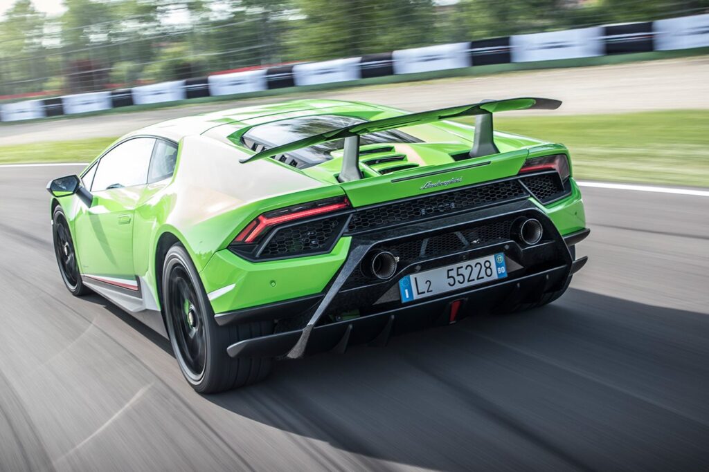 2017 Lamborghini Huracan Performante review