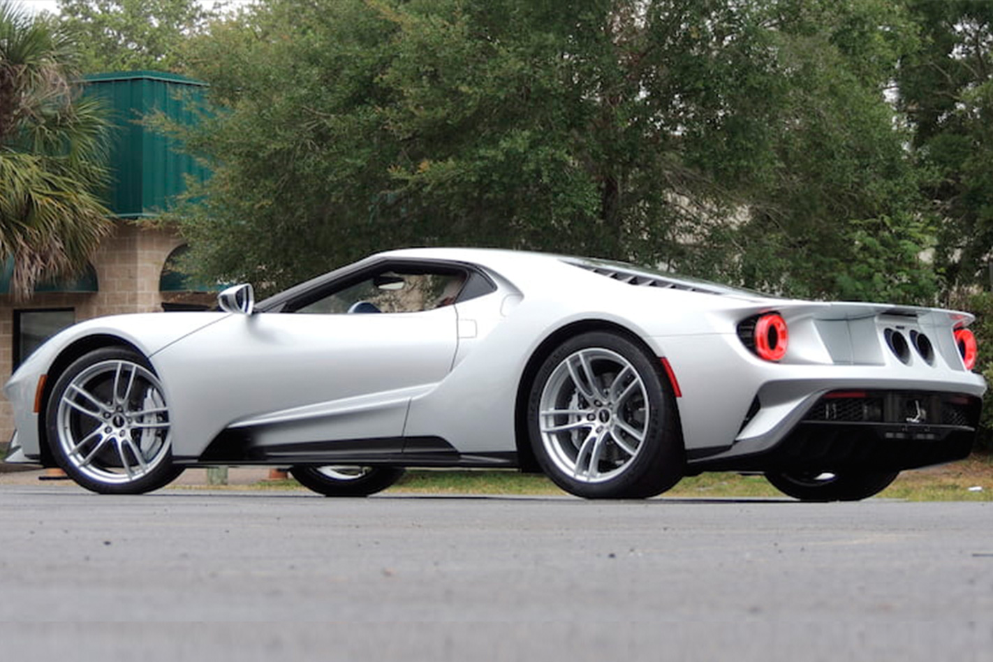 2017 Ford GT rear