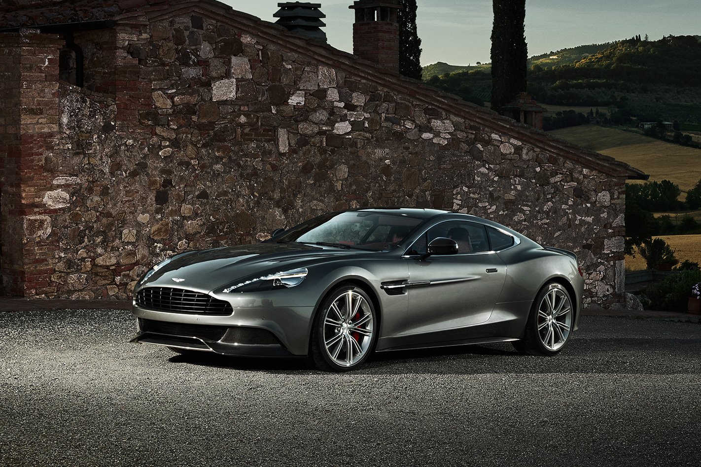 2012-Aston-Martin-Vanquish-exterior.jpg