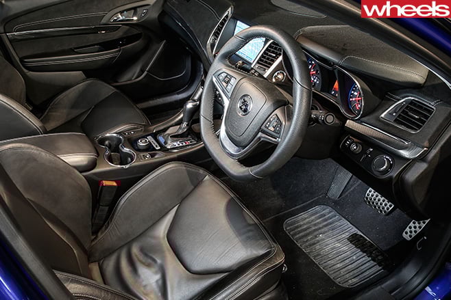 HSV-Clubsport -R8-interior