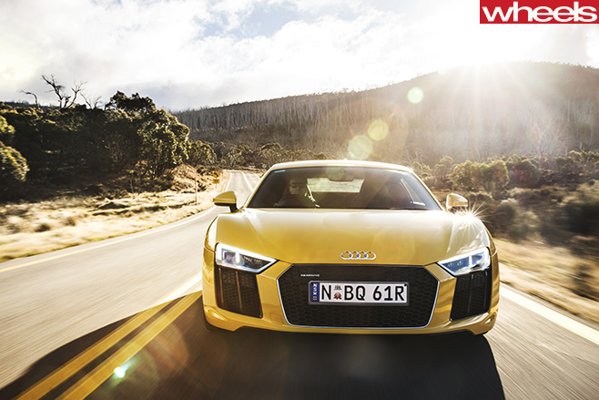 2017-Audi -R8-COTY-contender