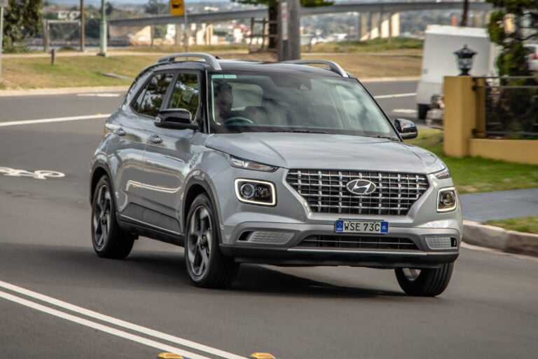 2021 Hyundai Venue Elite review feature