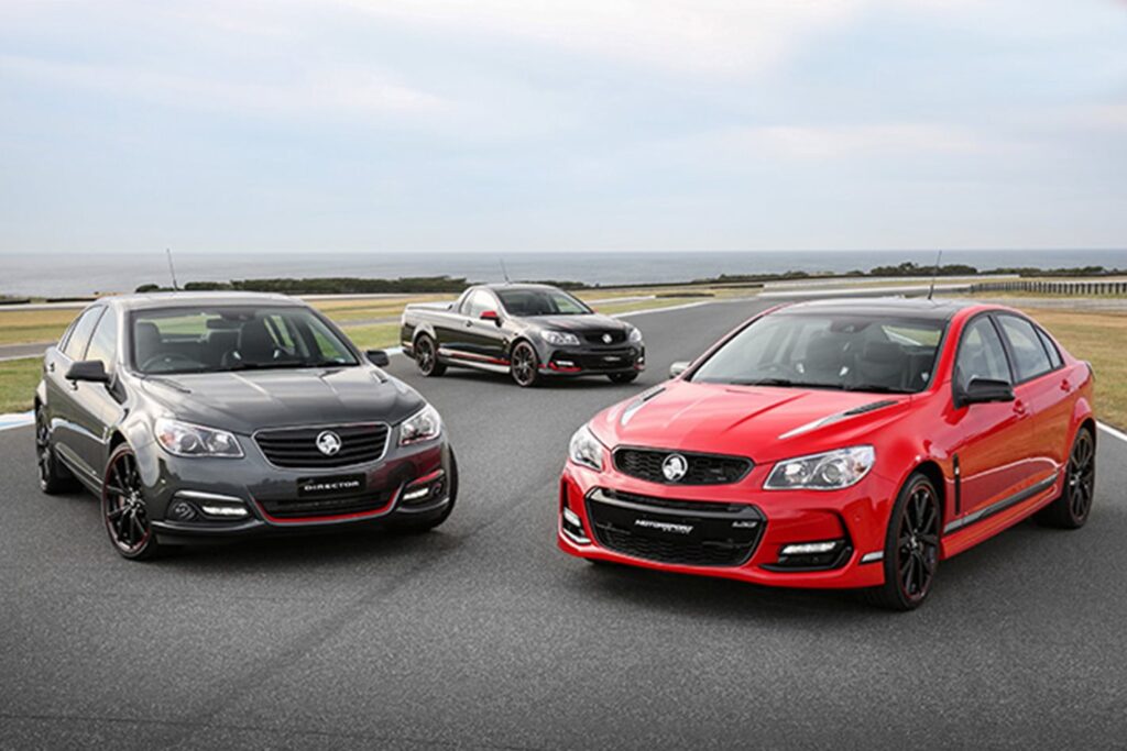 Who wouldn’t want pics of their brand new Commodore being built?