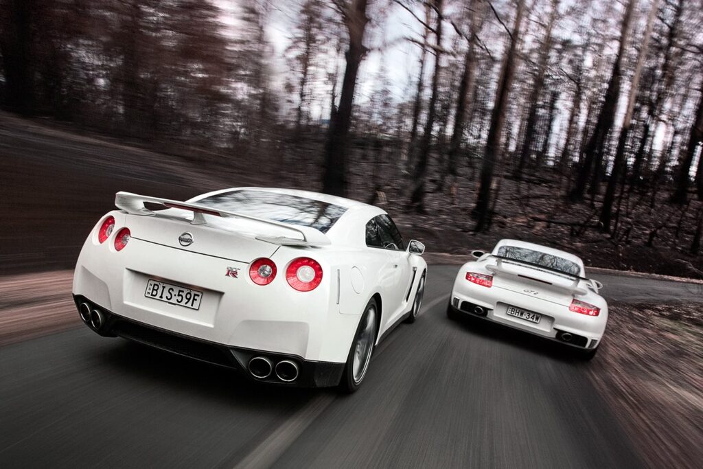 Nissan GT-R vs Porsche 911 GT2