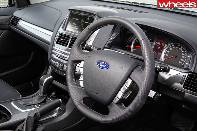FALCON-G6E-ECOBOOST-steering -wheel
