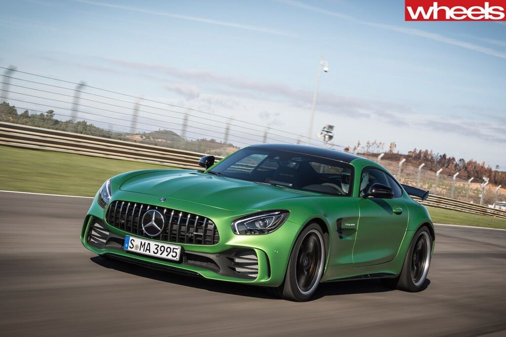 2017 Mercedes-AMG GT-R