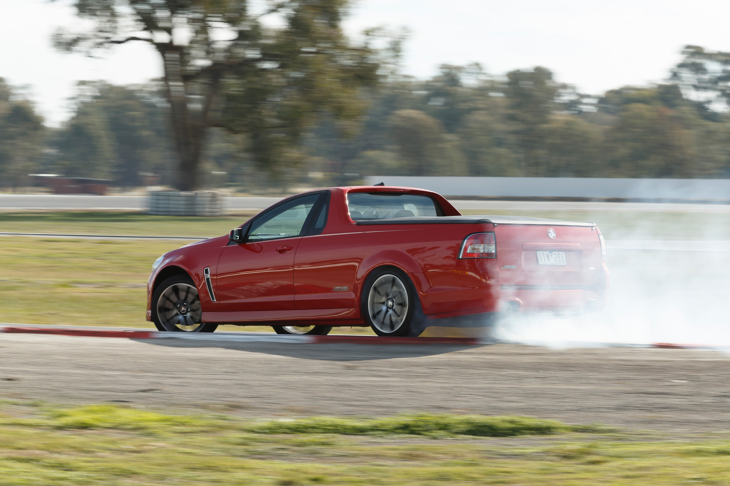 2017 Holden Commodore SS Ute tray.jpg