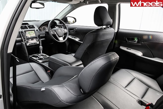 Toyota -Camry -Atara -SL-interior