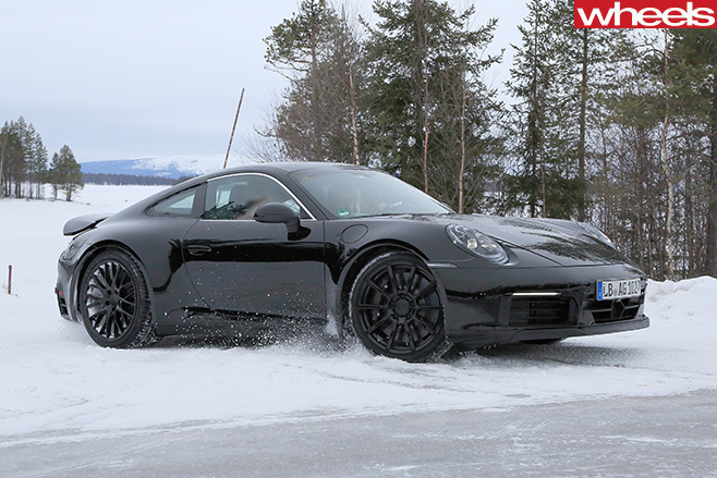 2017 Porsche 911 side front