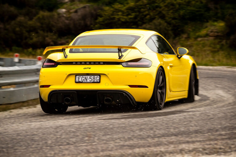 Porsche Cayman GT4