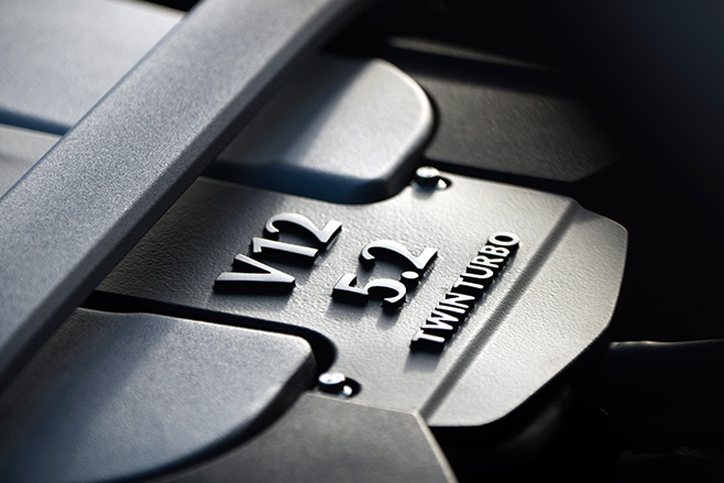 V12 5.2L twin turbo engine badge