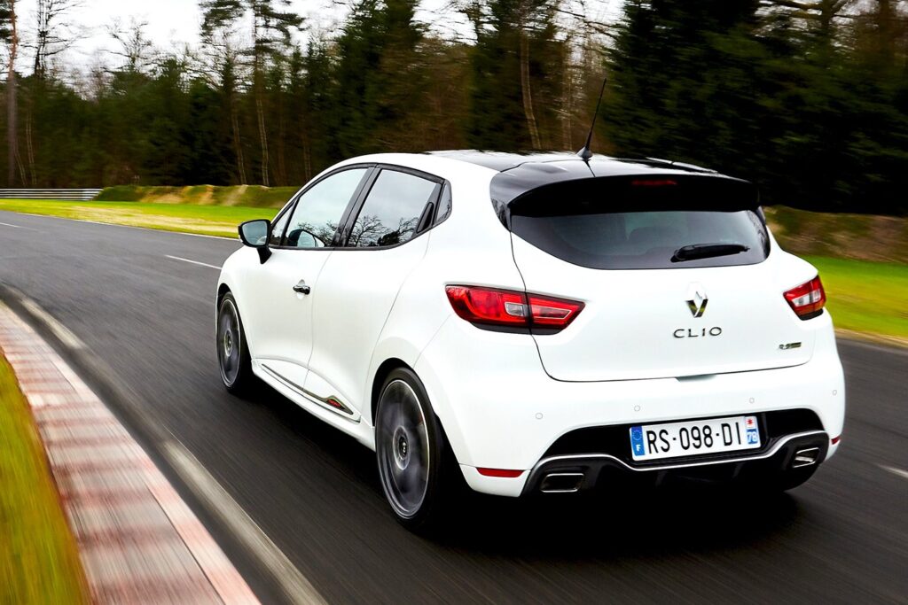 2016 Renault Clio RS 220 Trophy review