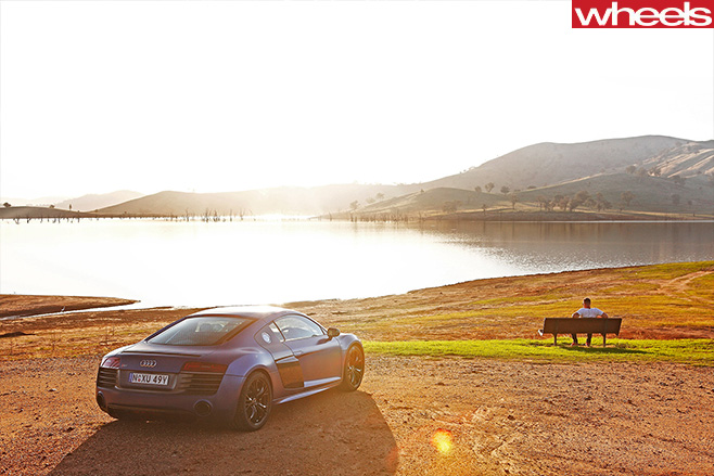 2013-Audi -R8-Rear -sunset -at -lake