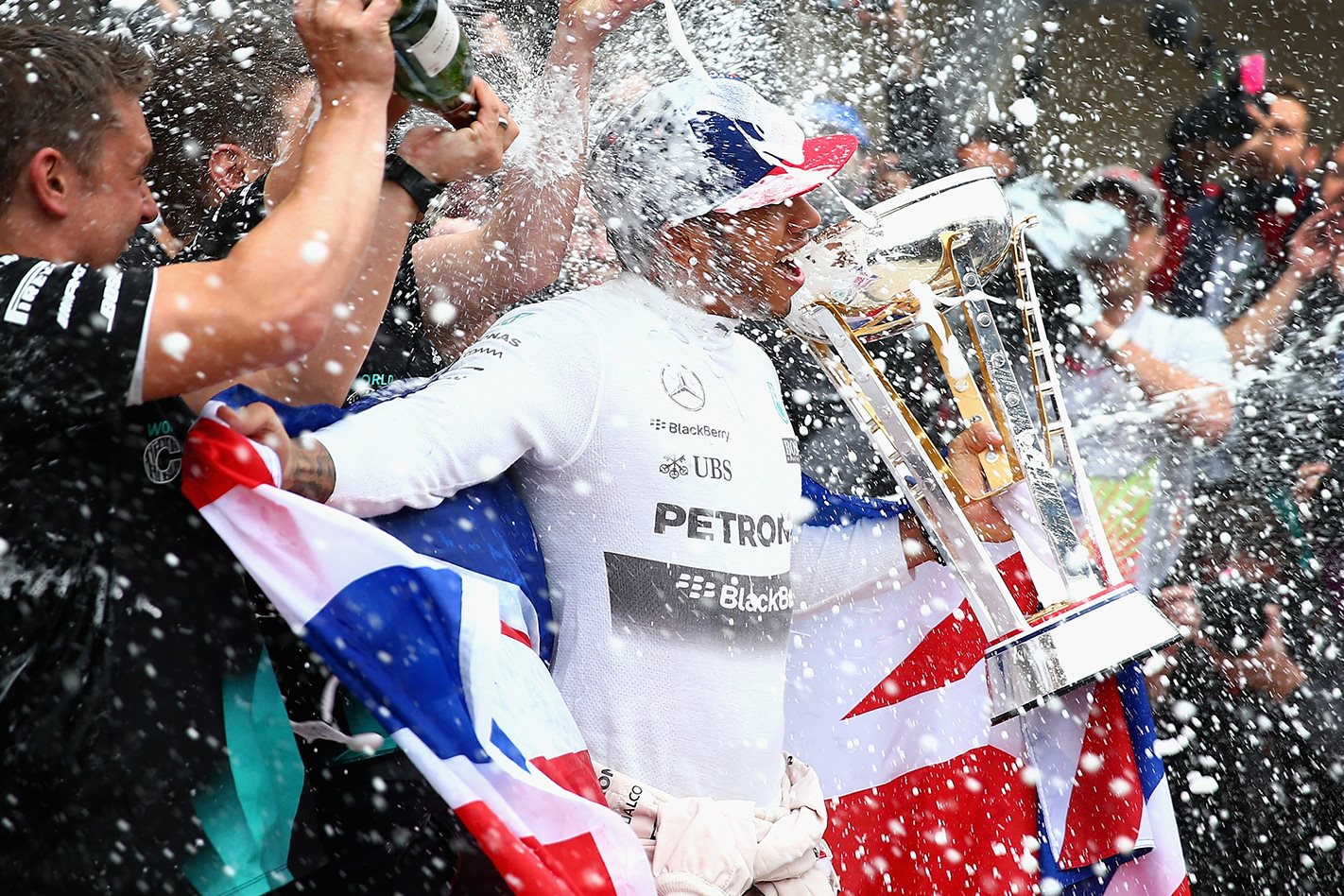 Lewis Hamilton wins third F1 title in Texas