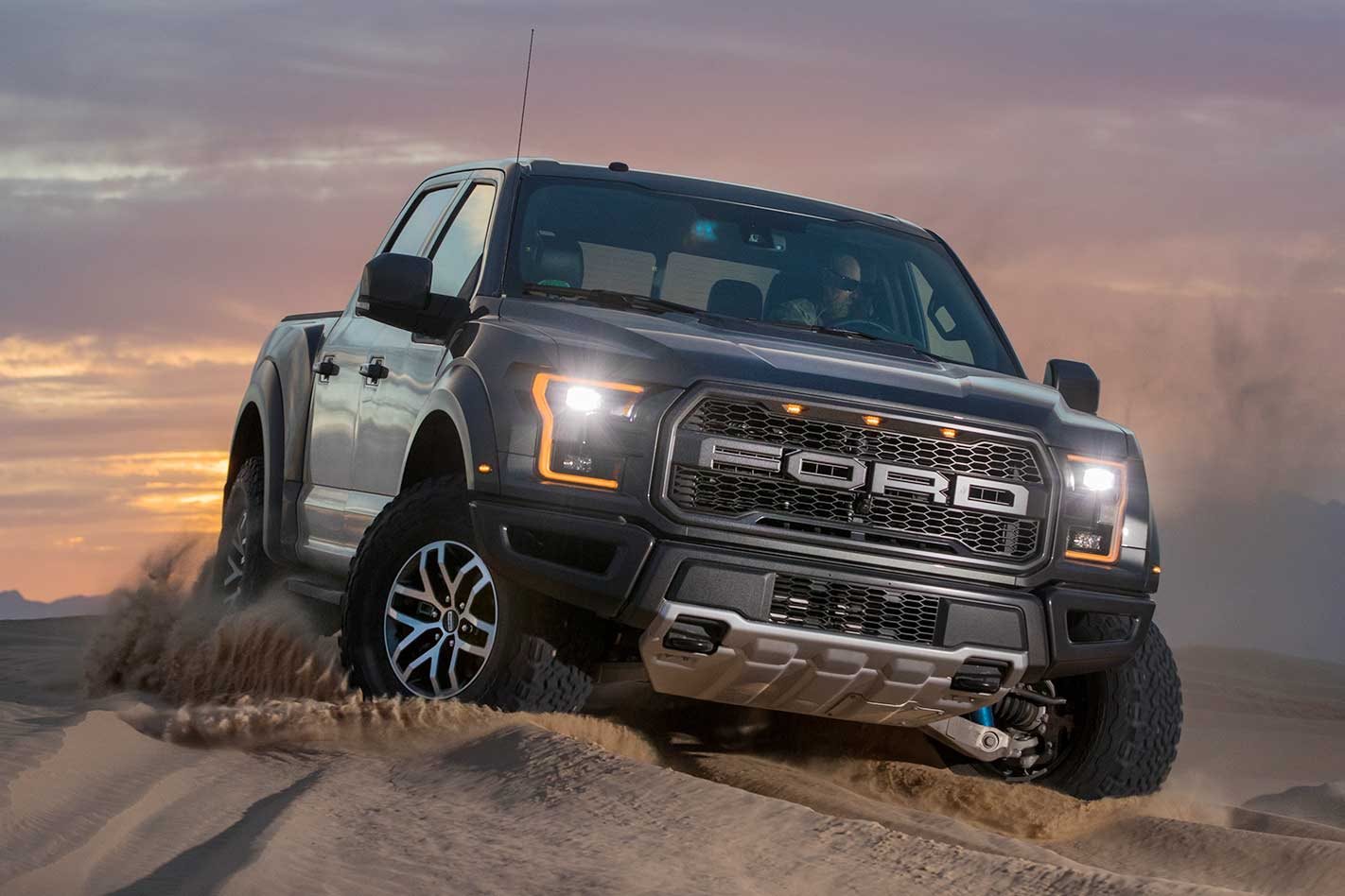 Ford F-150 Raptor supercharged V8