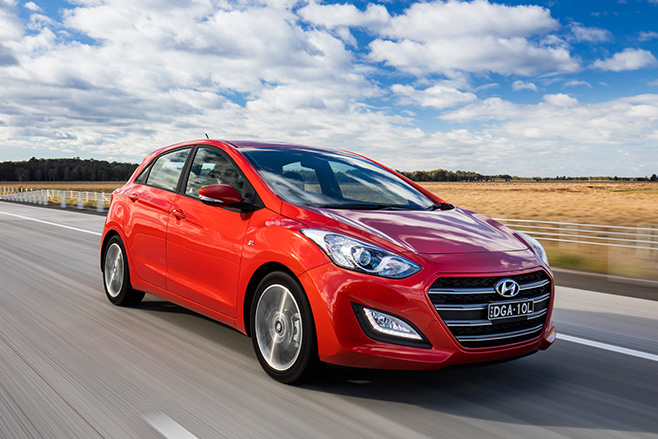 Hyundai i30 front side