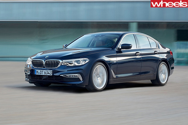 BMW-5-series -driving