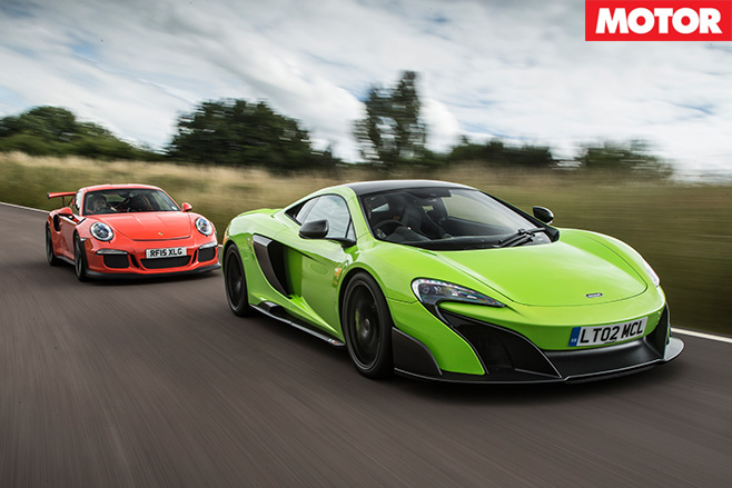 Porsche 911 gt3 rs vs mclaren 675LT 3