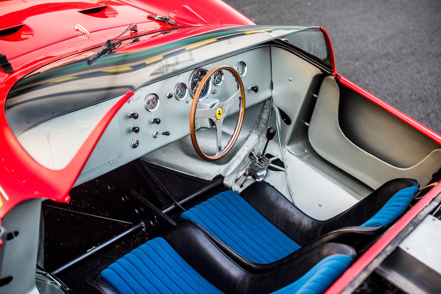 ferrari 275 p seats