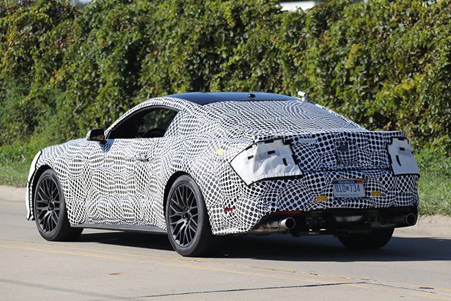 2017-Ford -Mustang -Spy -shot -rear