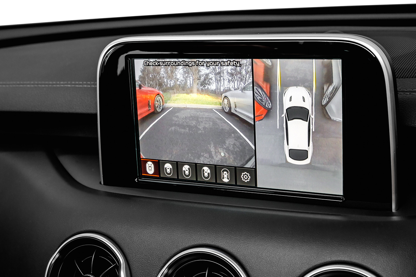 2018-Kia-Stinger-GT-reverse-cam.jpg