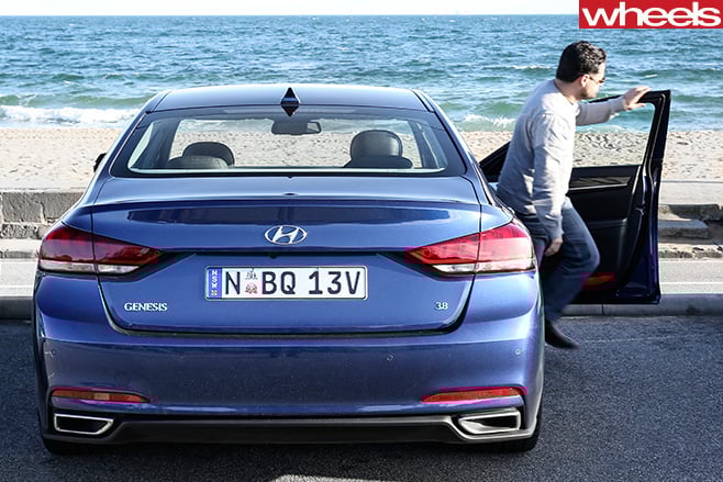 Hyundai -Genesis -rear