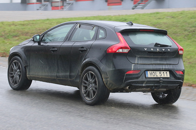 Volvo XC40 rear