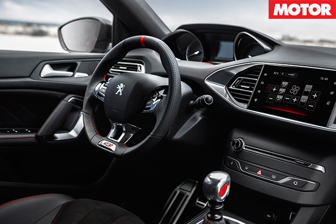 Peugeot 308 GTi 3