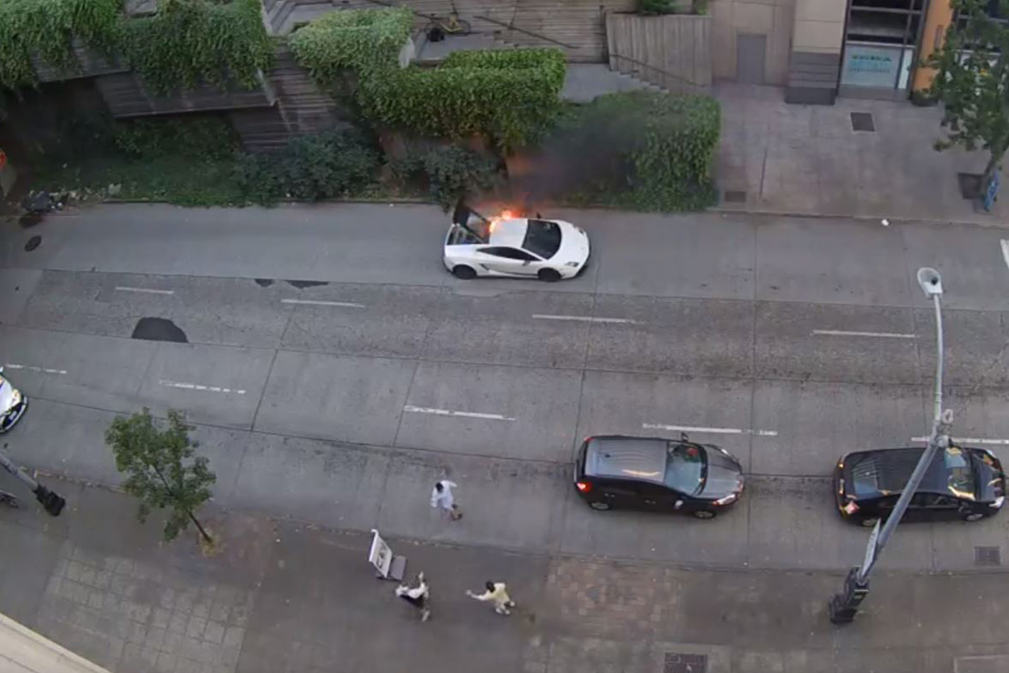 Lamborghini Gallardo bursts into flames