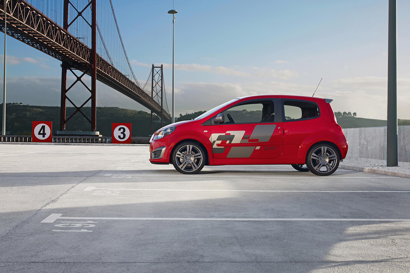 2009 RenaultSport Twingo 133 side