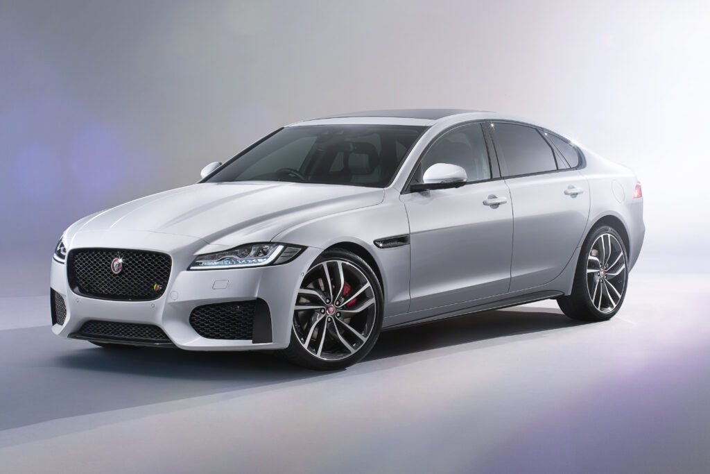 2016 Jaguar XF first official pics