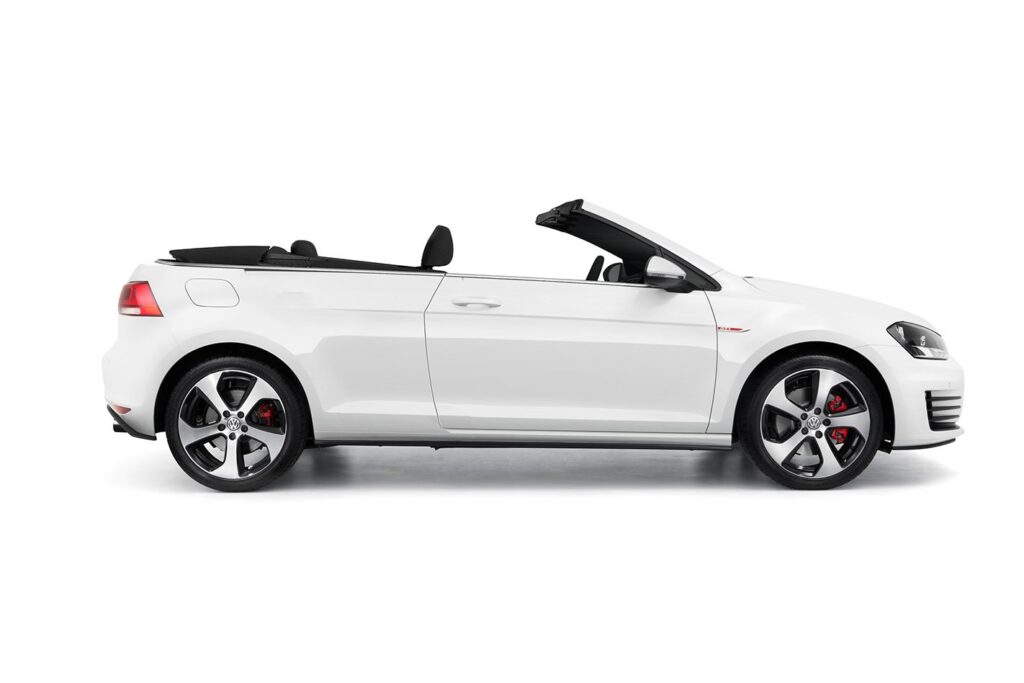 An artist's render of a Mk7-based Volkswagen Golf Cabriolet