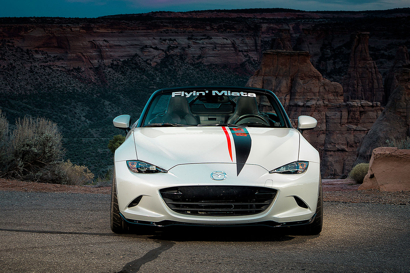 V8-Mazda-MX-5-front-facing.jpg