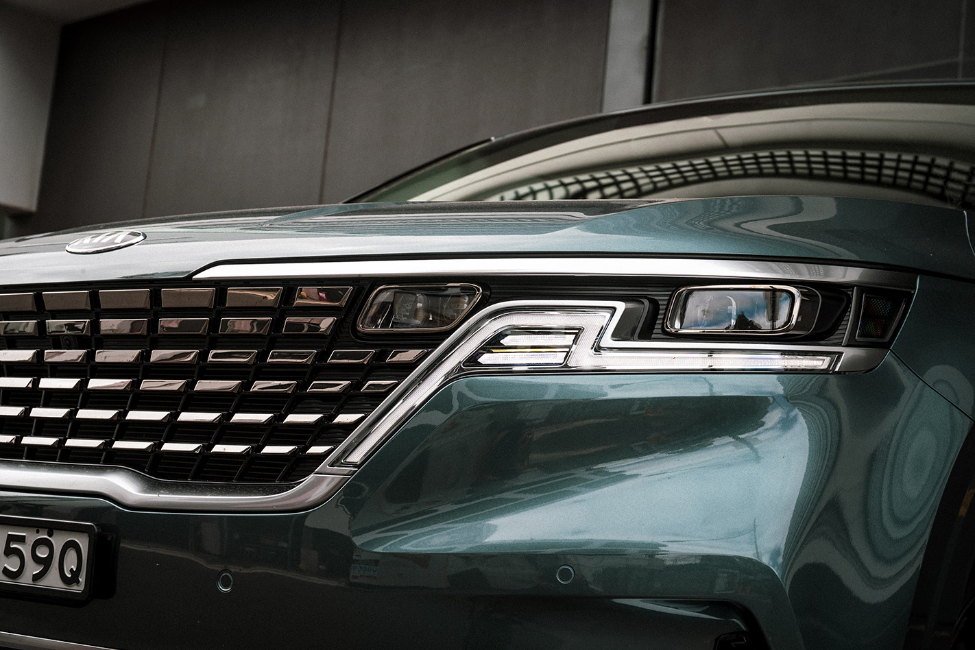 Kia Carnival grille