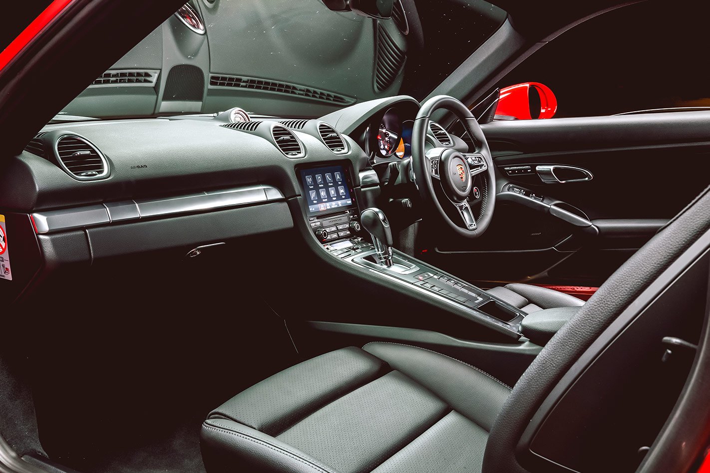 Porsche 718 Cayman interior