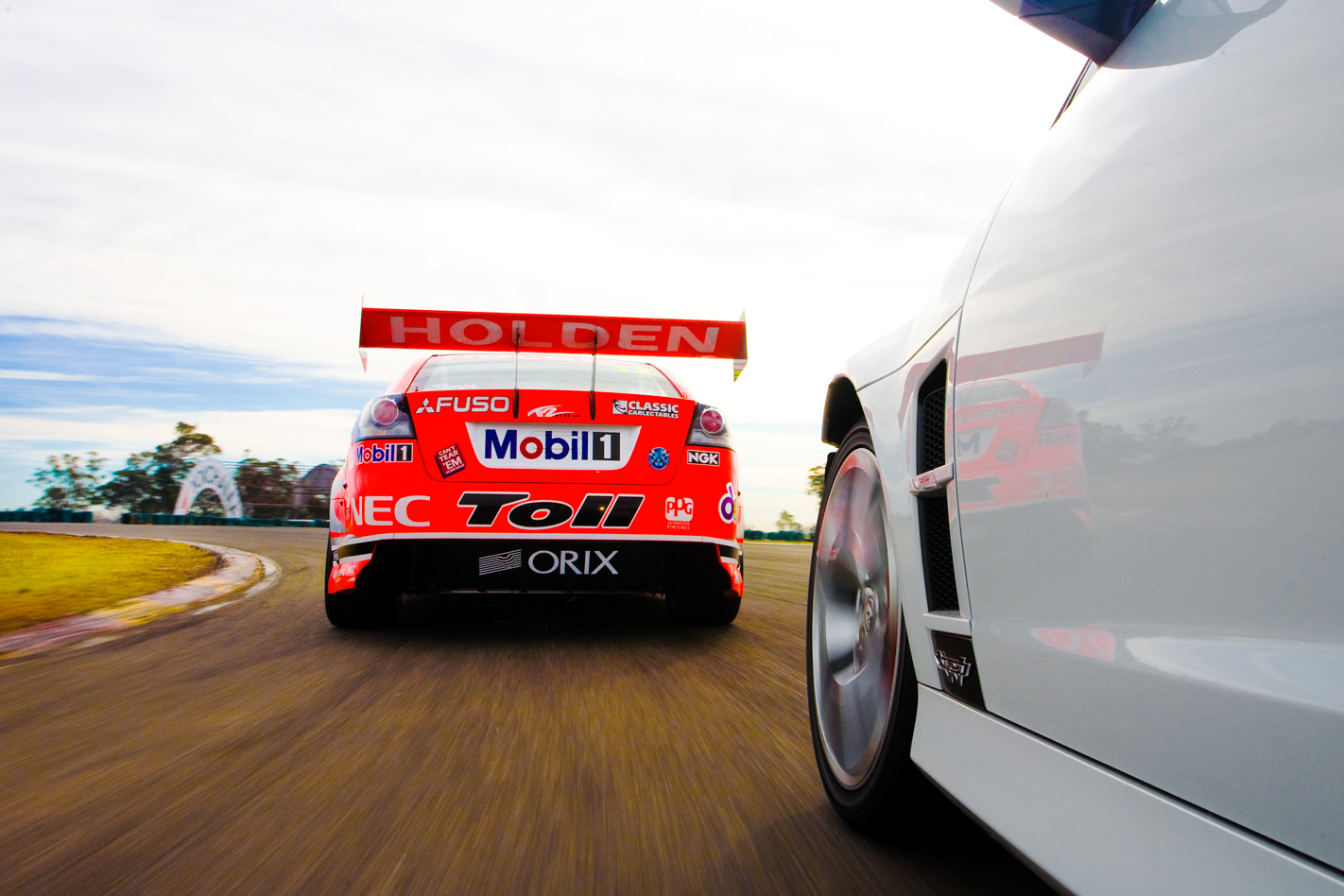 HSV-V8-Supercar-rear.jpg