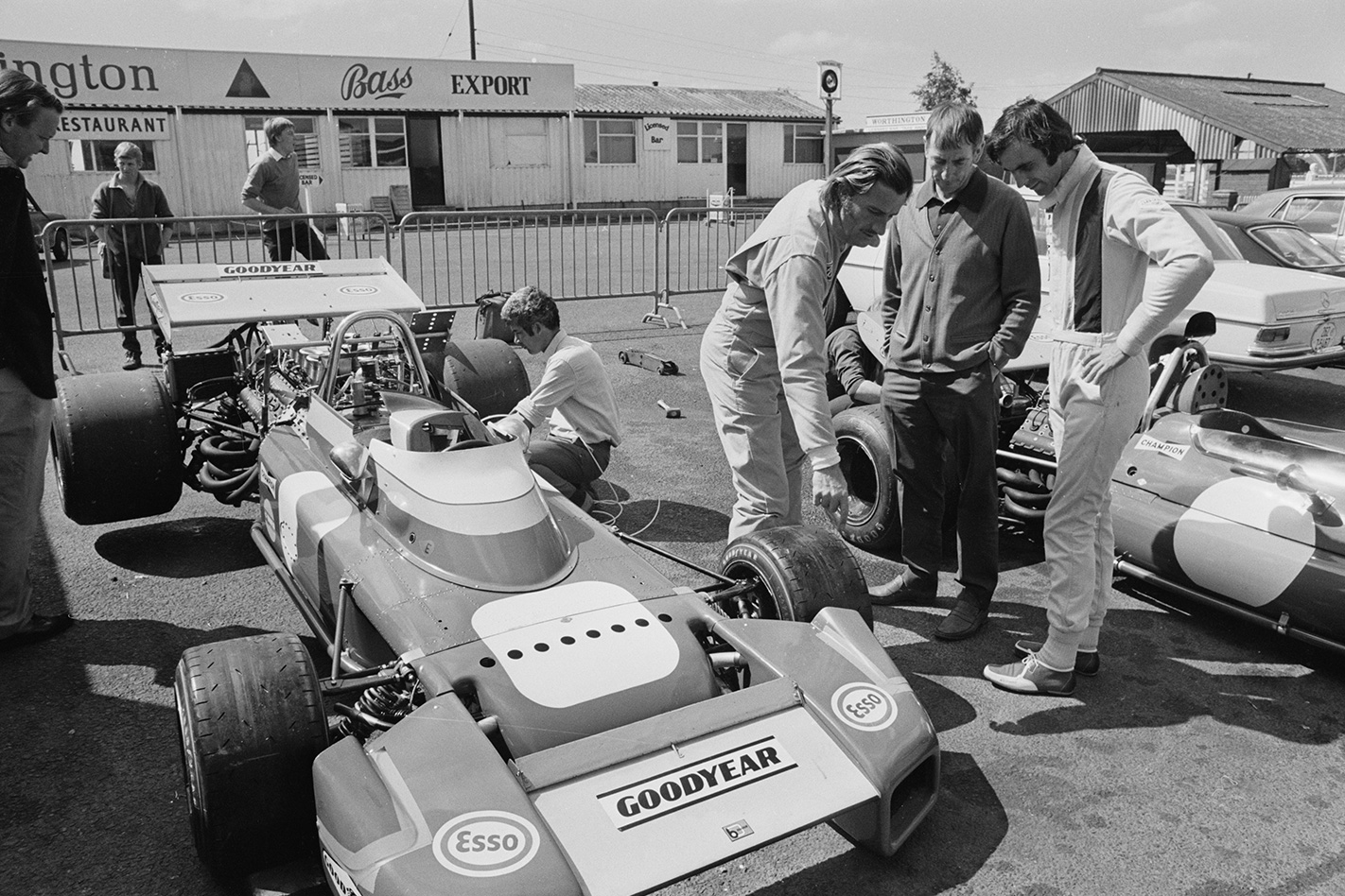 Victor-Blackman,-Stringer.jpg