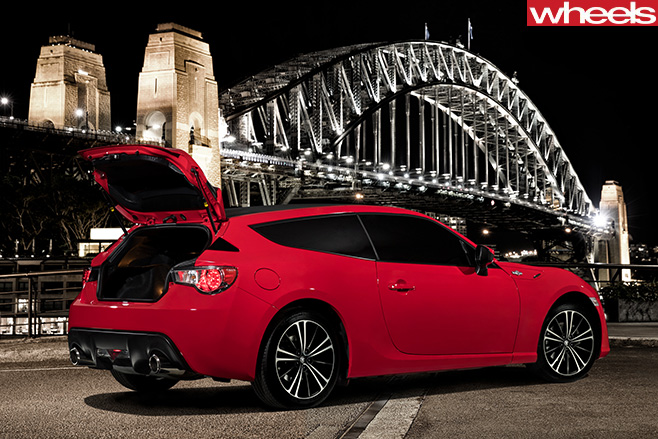 Toyota -86-GT-shooting -brake -rear -side -hatch -open