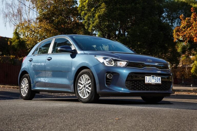 2017 Kia Rio review video