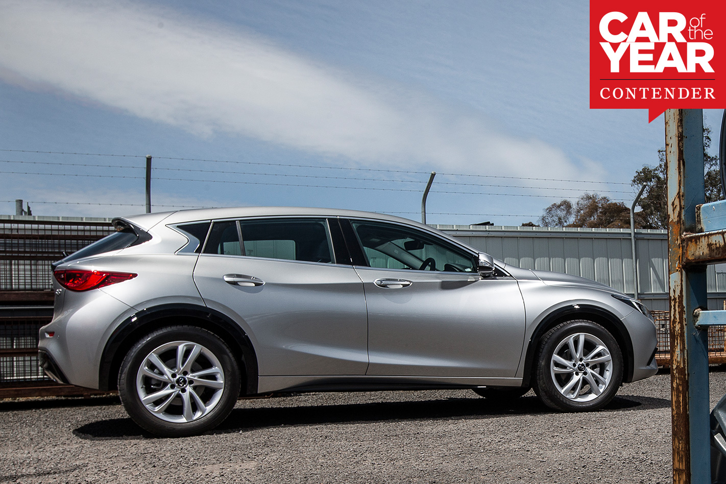 Infiniti Q30 side