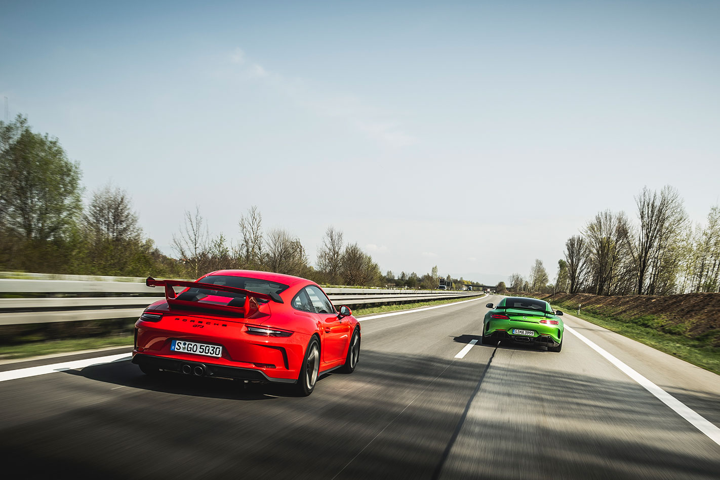 Mercedes AMG GT R vs Porsche 911 GT3 rear