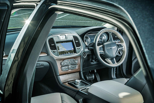 Chrysler -300-2