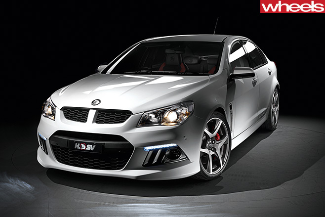 HSV-Club Sport -R8-front -3-quarters